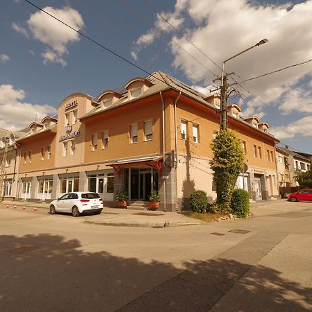 Hotel Vadaszkuert Superior Székesfehérvár 外观 照片