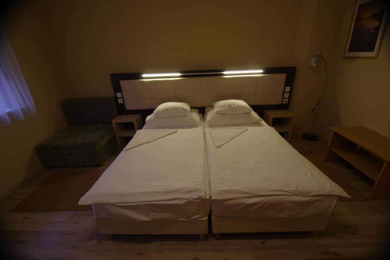 Hotel Vadaszkuert Superior Székesfehérvár 外观 照片