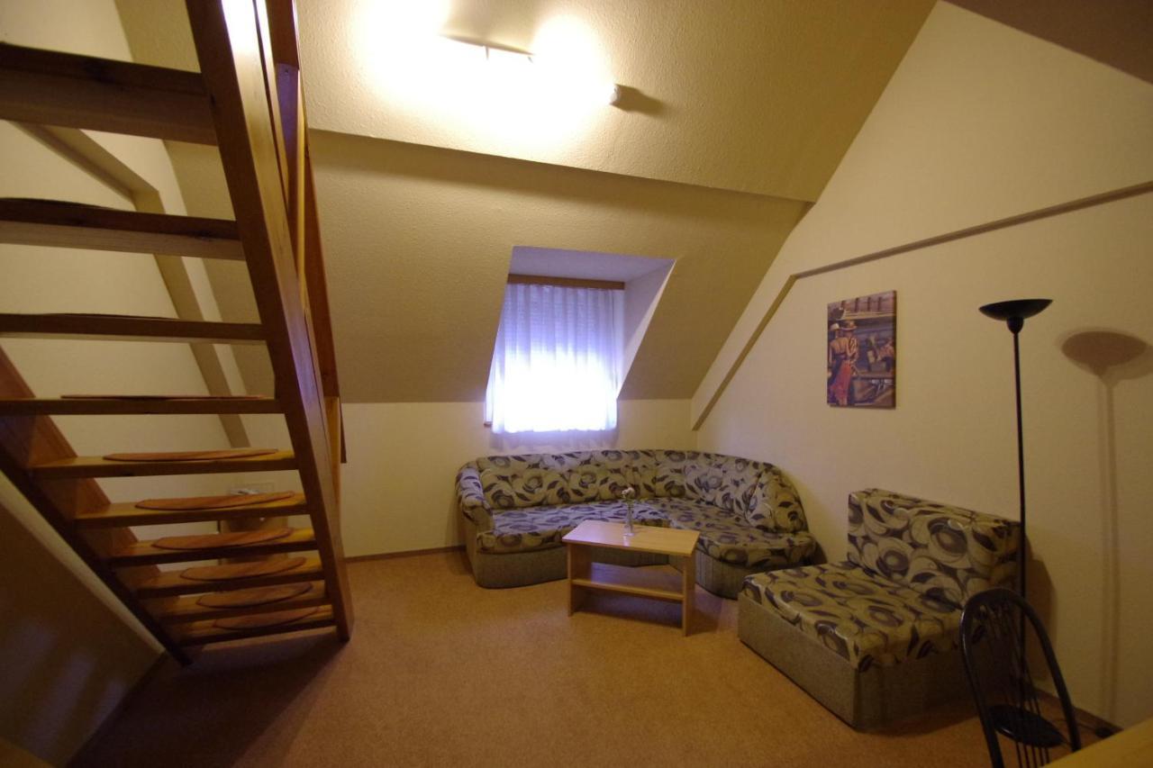 Hotel Vadaszkuert Superior Székesfehérvár 外观 照片