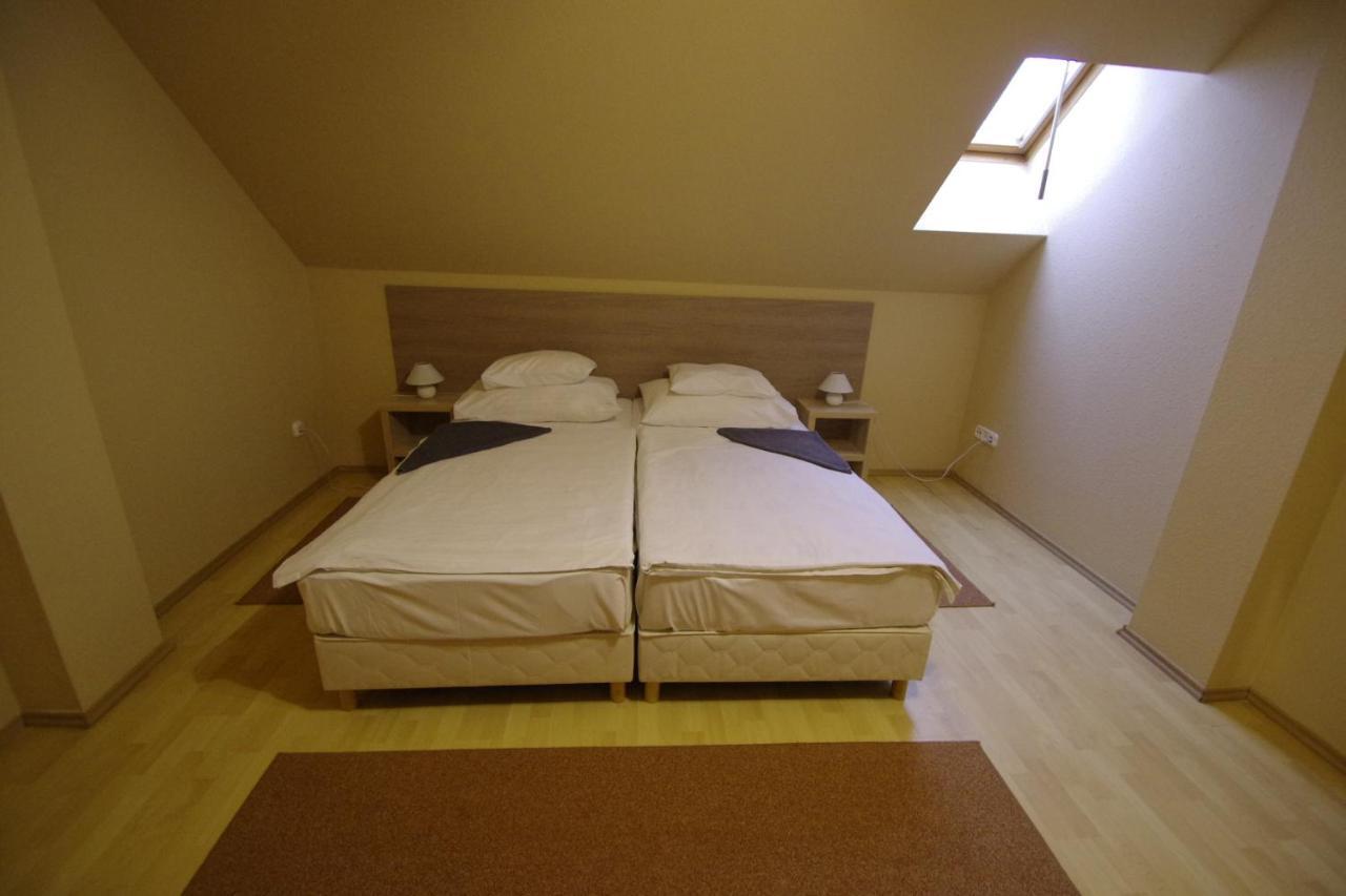 Hotel Vadaszkuert Superior Székesfehérvár 外观 照片