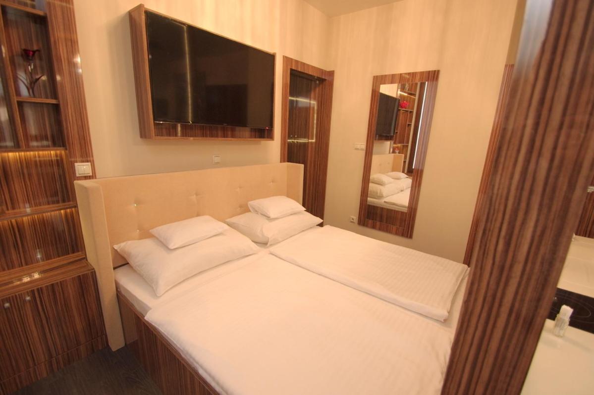Hotel Vadaszkuert Superior Székesfehérvár 外观 照片