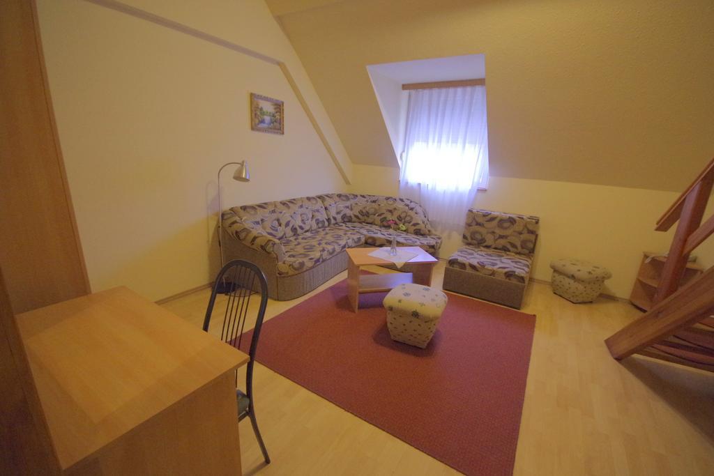 Hotel Vadaszkuert Superior Székesfehérvár 客房 照片