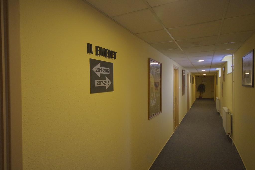 Hotel Vadaszkuert Superior Székesfehérvár 外观 照片