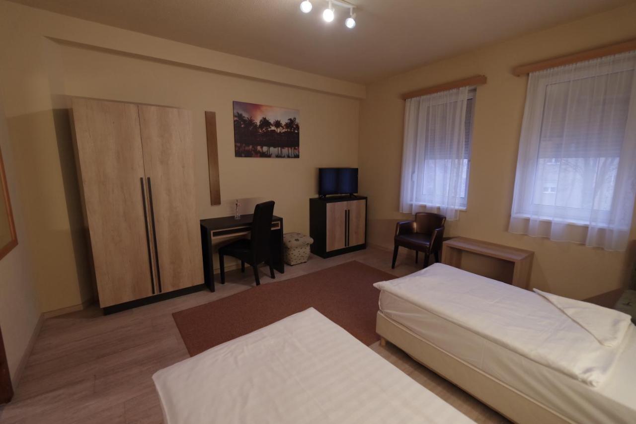 Hotel Vadaszkuert Superior Székesfehérvár 外观 照片