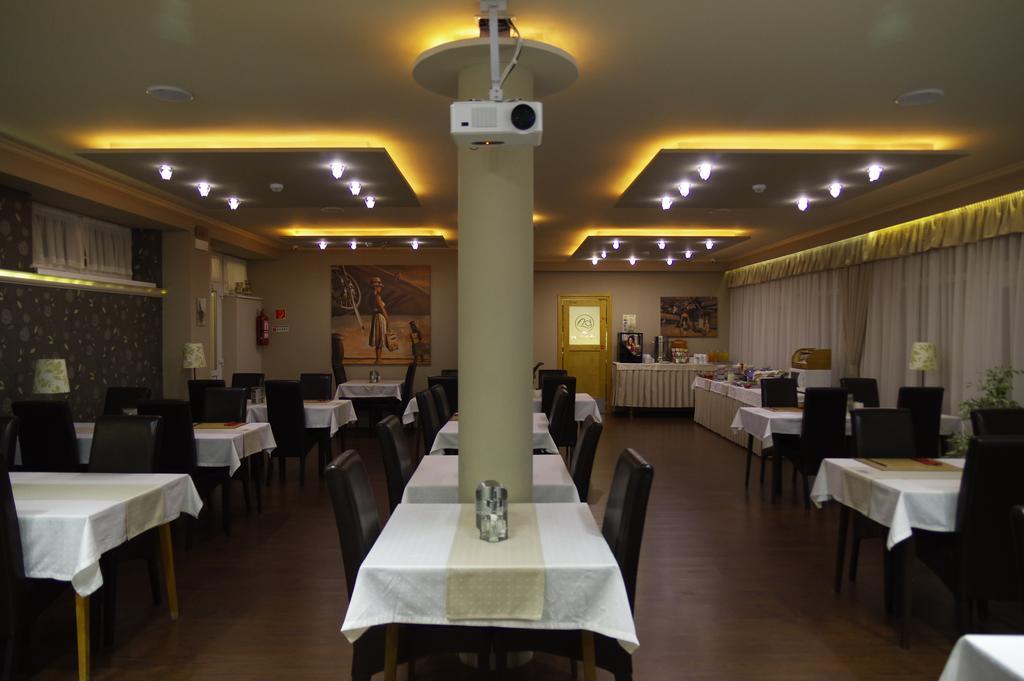 Hotel Vadaszkuert Superior Székesfehérvár 外观 照片