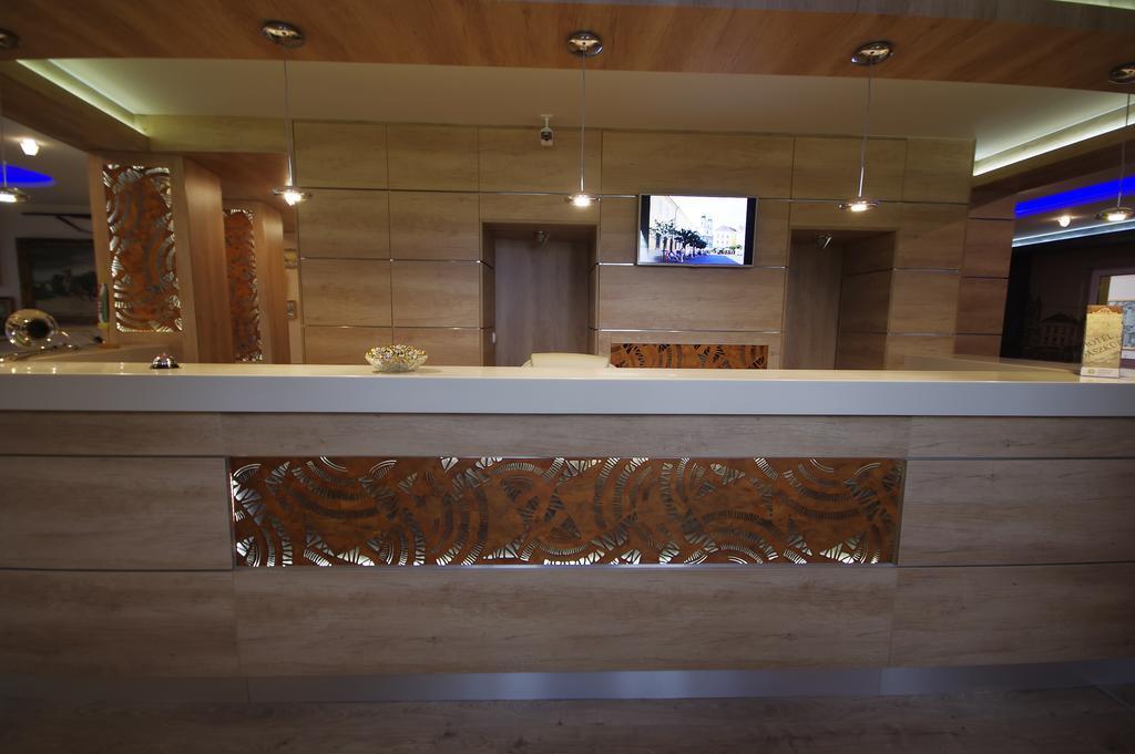Hotel Vadaszkuert Superior Székesfehérvár 外观 照片