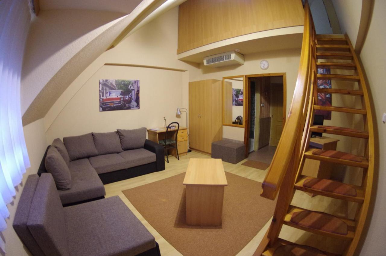 Hotel Vadaszkuert Superior Székesfehérvár 外观 照片