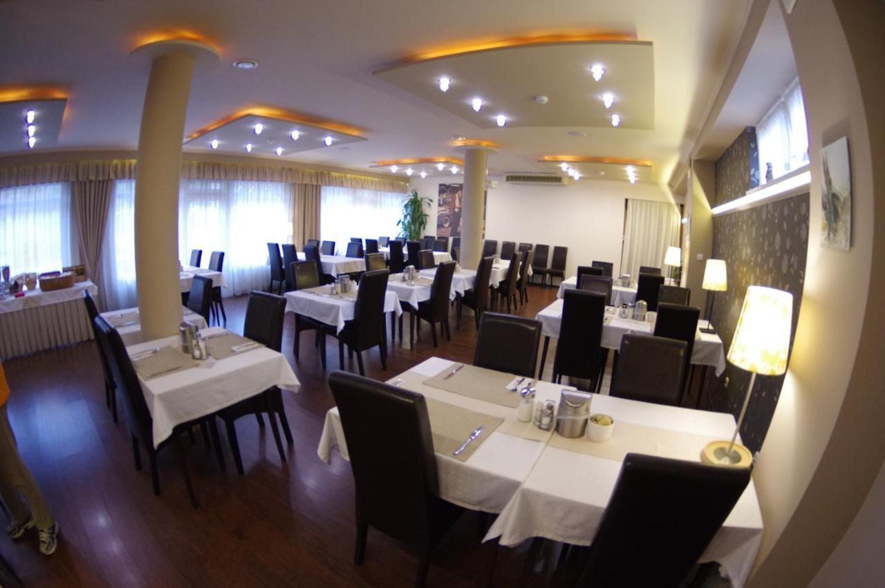 Hotel Vadaszkuert Superior Székesfehérvár 外观 照片